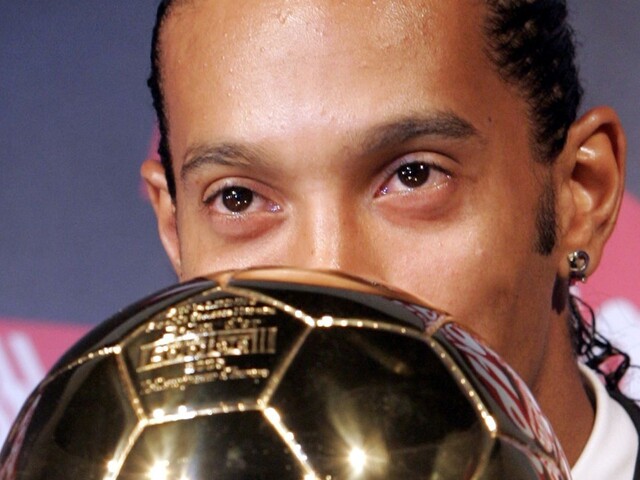 Ronaldinho ostáva vo väzbe. Zisťujú, odkiaľ boli falošné pasy