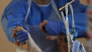 V Česku je už vyše sto mŕtvych, testovanie sa rozbehlo vo veľkom