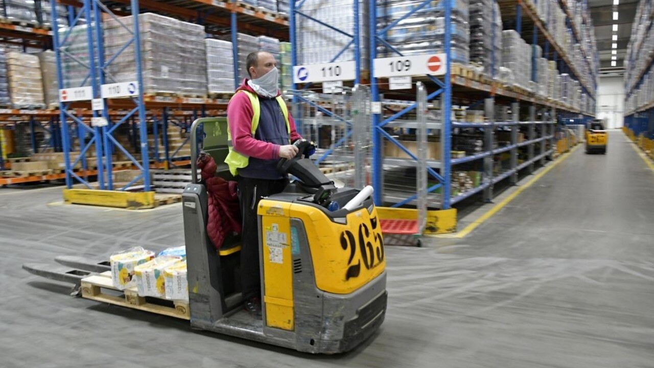 Veľké firmy vraj žiadajú od malých, aby im postúpili pomoc od štátu