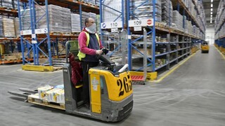 Veľké firmy vraj žiadajú od malých, aby im postúpili pomoc od štátu