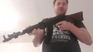 Vo videu sa so zbraňou vyhrážal Matovičovi, zadržala ho NAKA