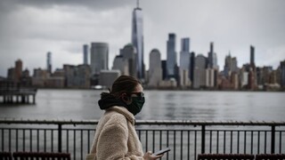 Za jediný deň až dve tisíc obetí. USA majú smutné prvenstvo