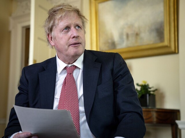Johnson sa zotavuje na vidieku. Test na nákazu mal už negatívny
