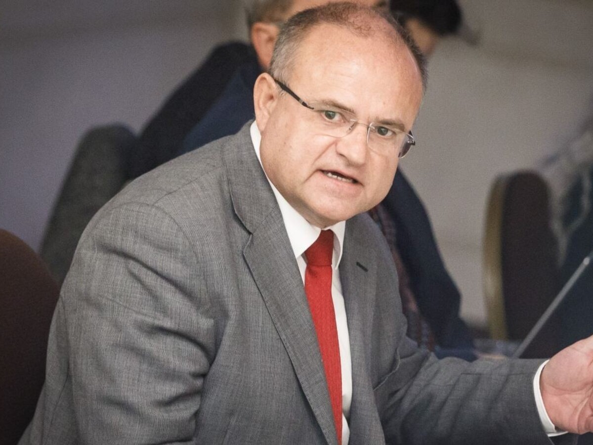 Mihál končí ako štátny tajomník na ministerstve práce. Je už druhý