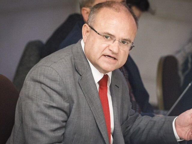 Mihál končí ako štátny tajomník na ministerstve práce. Je už druhý
