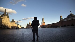 Rusi majú tisíce nových prípadov, v Moskve zaviedli priepustky