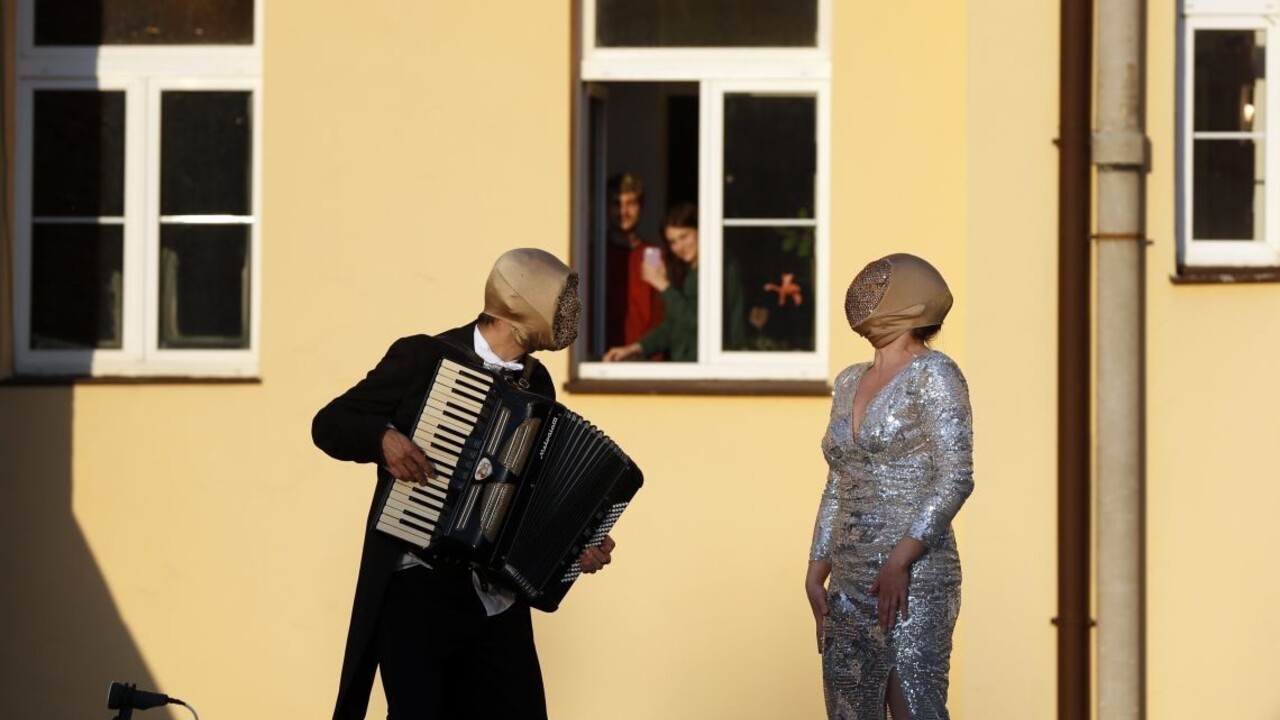 O príspevky môžu žiadať umelci aj športovci, upresnil rezort