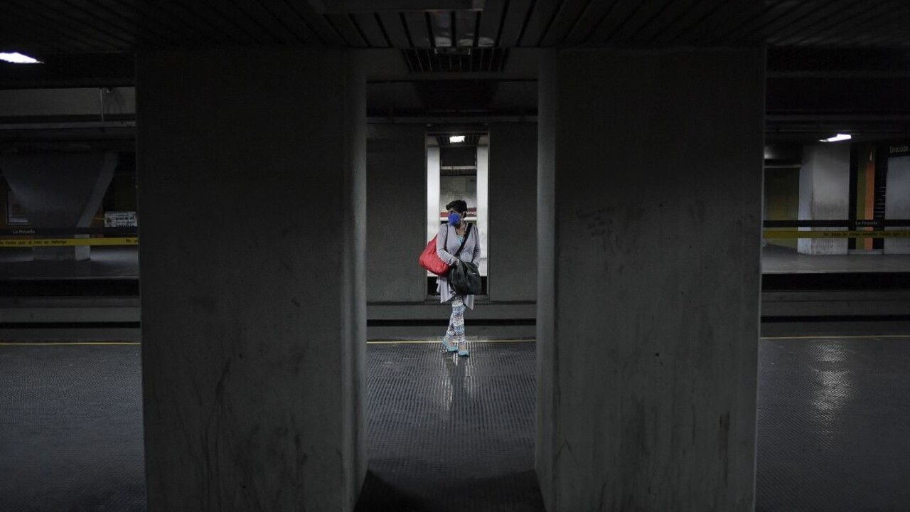 Izoláciu počas pandémie prirovnali k polepšovni. Ako ju zvládať?