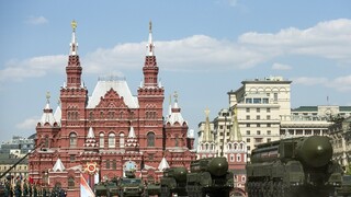 Vojenská prehliadka v Moskve sa odkladá, súhlasili i veteráni