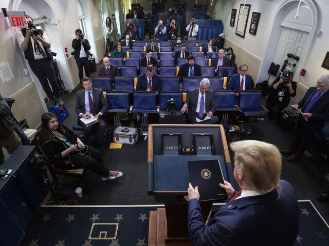 Trump predstavil svoj nový plán otvorenia Ameriky, má tri fázy