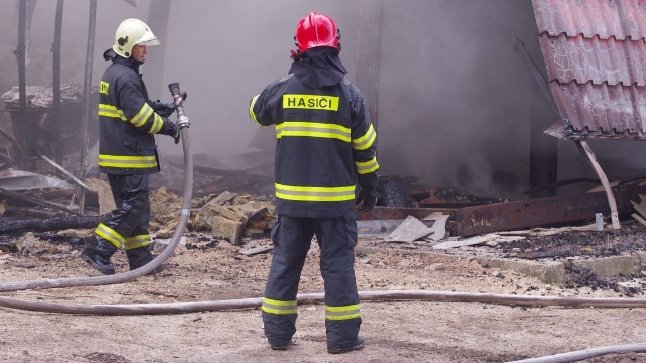 Rozsiahly požiar predajne na východe spôsobil miliónovú škodu