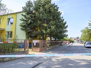 Odniesli počítače i listiny. Vyšetrovanie v Pezinku pokračuje