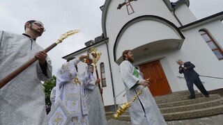 V Bratislave sa napriek zákazu mala zísť viac ako stovka veriacich