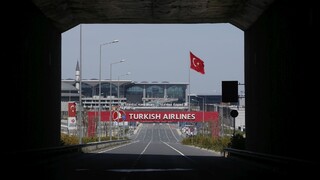 Nemocnice stavajú aj na letisku. Turecku pribúdajú nakazení