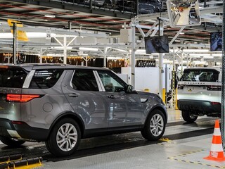 Jaguar prezradil, kedy chce obnovovať výrobu na Slovensku