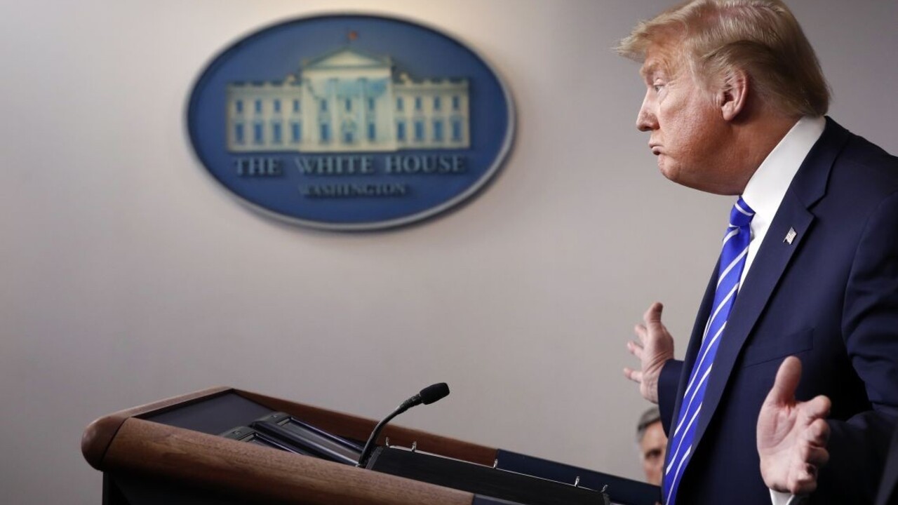 Nevpichujte. Firmy s dezinfekciami varujú pred rečami prezidenta