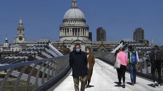 Dvojnásobok za dva týždne. Svet má vyše 200 tisíc obetí nákazy