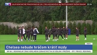 Futbalisti Aston Villy sa zrieknu časti platov, Chelsea však nie