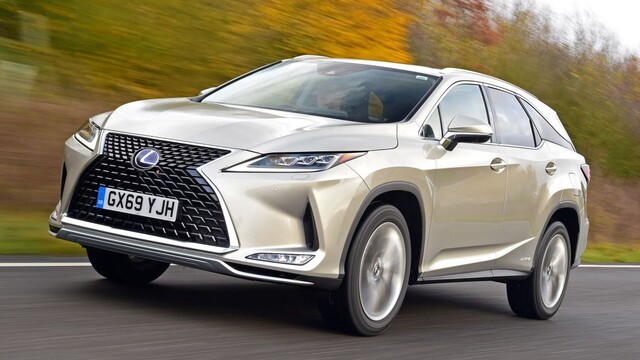 Subaru Forester a Lexus RX 450 hL