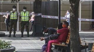 Tí, ktorí sa vyliečili z nákazy, dostanú certifikát. WHO to kritizuje