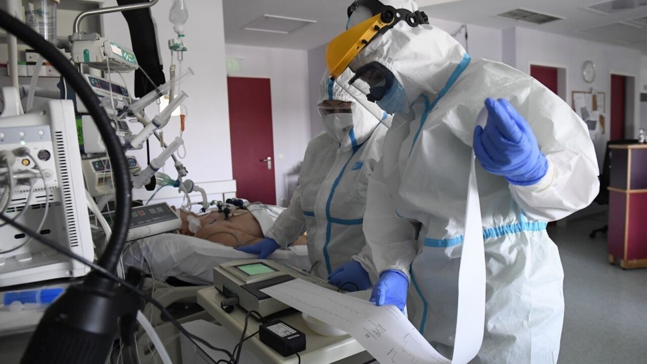 V Maďarsku zomiera na nákazu priveľa ľudí. Dôvody môžu byť dva