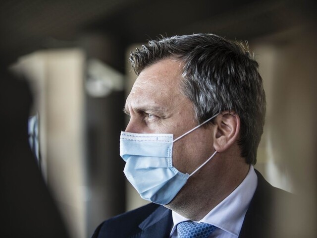 Zrušili mimoriadne povýšenia politikov, Danko už nie je kapitán