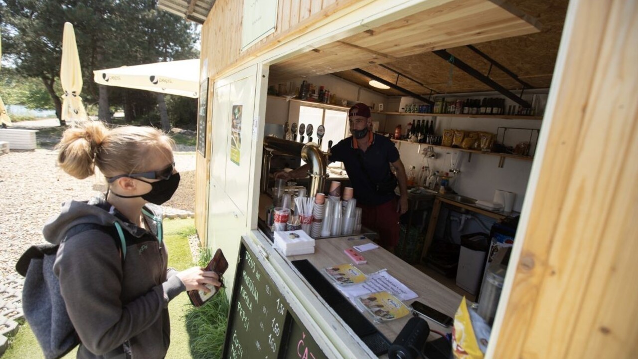 Výlety i cestovanie. ÚVZ vydal odporúčania k predĺženým víkendom