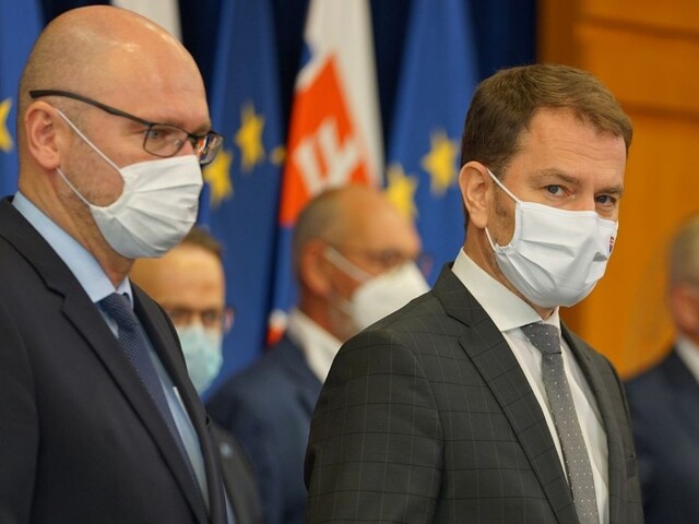 Majú nájomcovia platiť? Premiér reagoval na Sulíkov návrh
