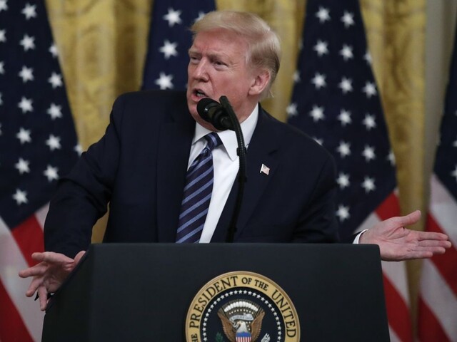 Je z laboratória v Číne, tvrdí o víruse Trump. Vraj videl dôkaz