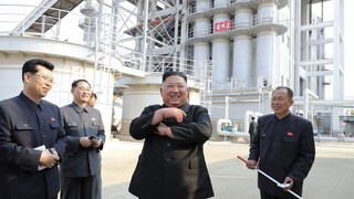 Fotogaléria: Kim sa po týždňoch špekulácií ukázal na verejnosti