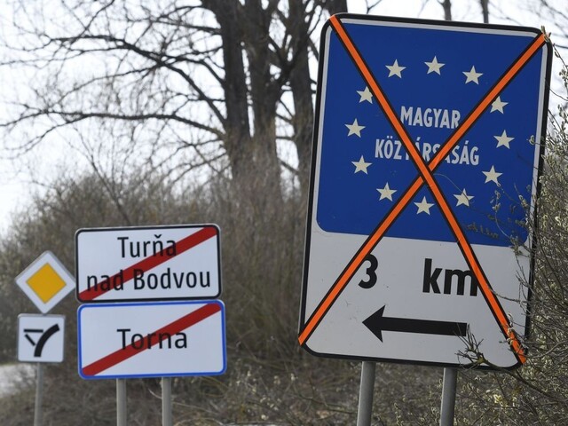 Oddelení od partnerov i detí. Uzavretie hraníc spôsobilo problémy