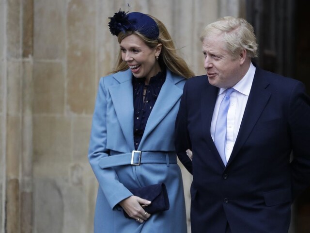 Johnson prezradil meno syna. Je aj po lekároch, ktorí ho vyliečili