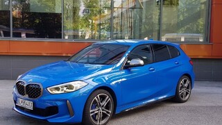 Suzuki Vitara a BMW M135i xDrive