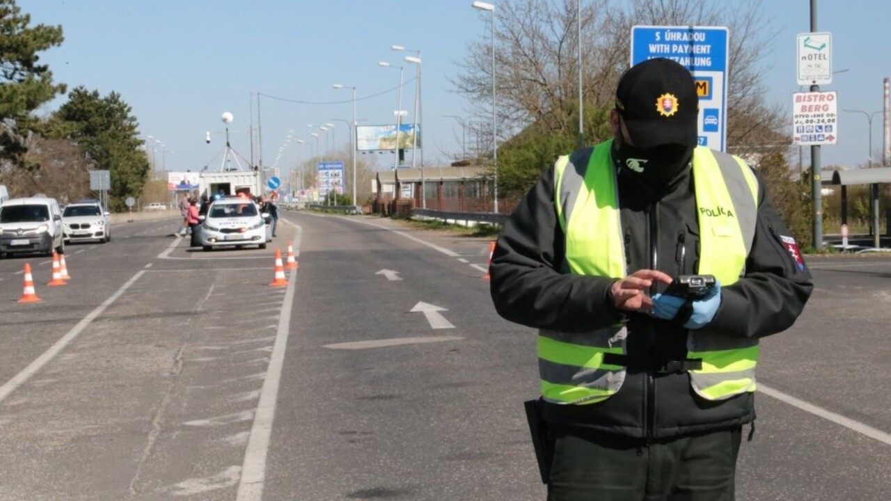 Dozrel čas, uvoľnite režim na hranici, vyzvali Slováci v Česku