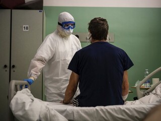 Taxikár to zvládol. Ako prvý dostal experimentálny liek, už je doma