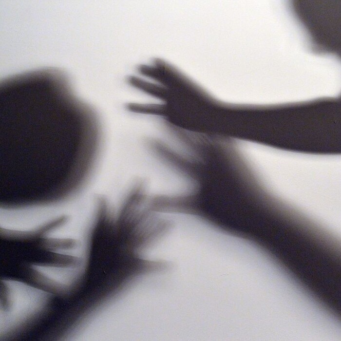 V izolácii stúpa násilie. Rusko hlási tisíce nových prípadov