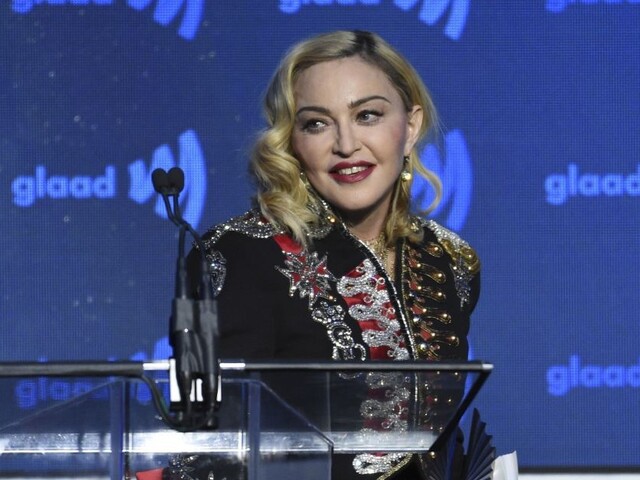 Nakazila sa i speváčka Madonna. Najprv si myslela, že má chrípku