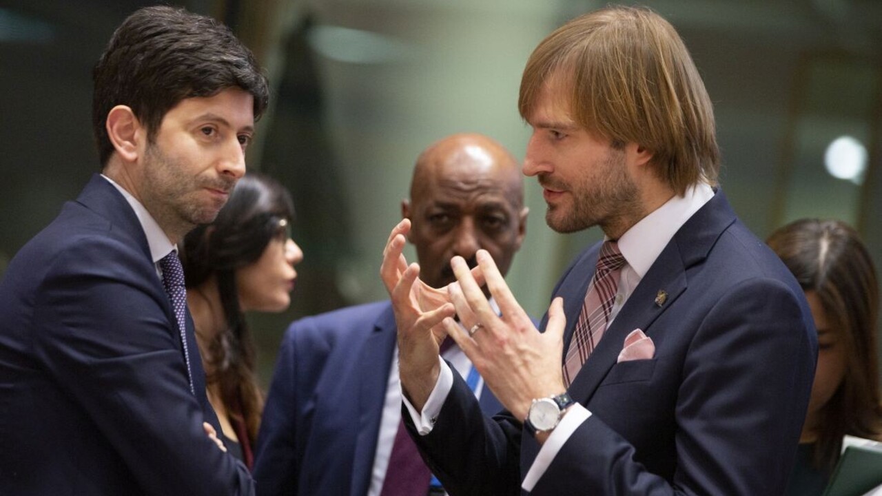 V ČR prešiel zákon, ktorý posilní právomoci šéfa zdravotníctva