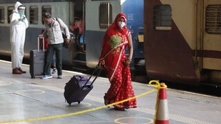 Tragická nehoda na trati. Vlak zrazil migrujúcich pracovníkov