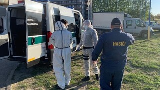 Polícia zasahovala v karanténe, vyčíňali tam desiatky Detvancov