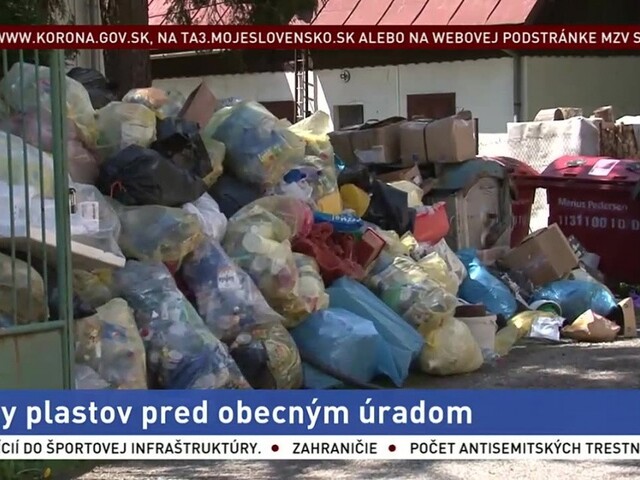 V obci sa hromadí plastový odpad, nestíhajú ho odvážať