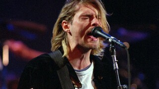 Cobainova gitara ide do dražby, odohral na nej legendárny koncert