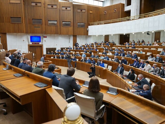 Koľko dostanú strany za výsledky vo voľbách? Ide o milióny