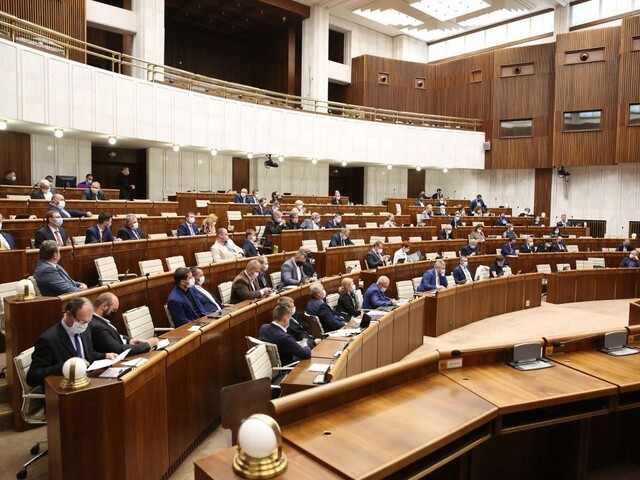 Ombudsmanka vystúpi so správou, v pléne bude i Čaputová