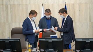 Rokovanie vlády aj o možnosti úveru od Rozvojovej banky RE