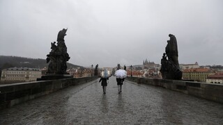 V ČR sa blíži koniec núdzového stavu, rúška budú stále povinné