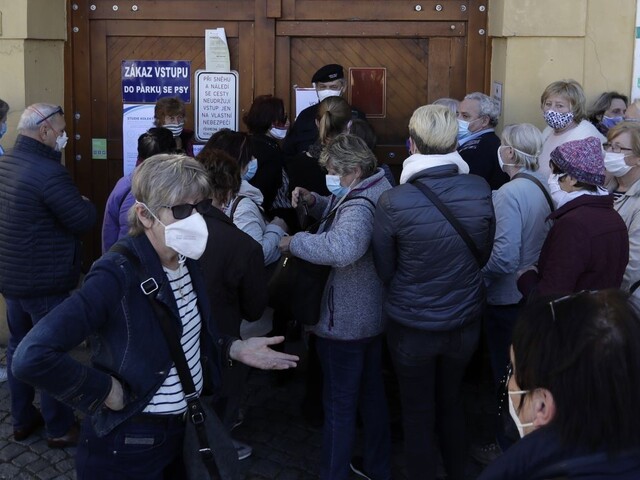 ČR otvorí ďalšie hraničné priechody, plánuje i zrušiť povinné testy
