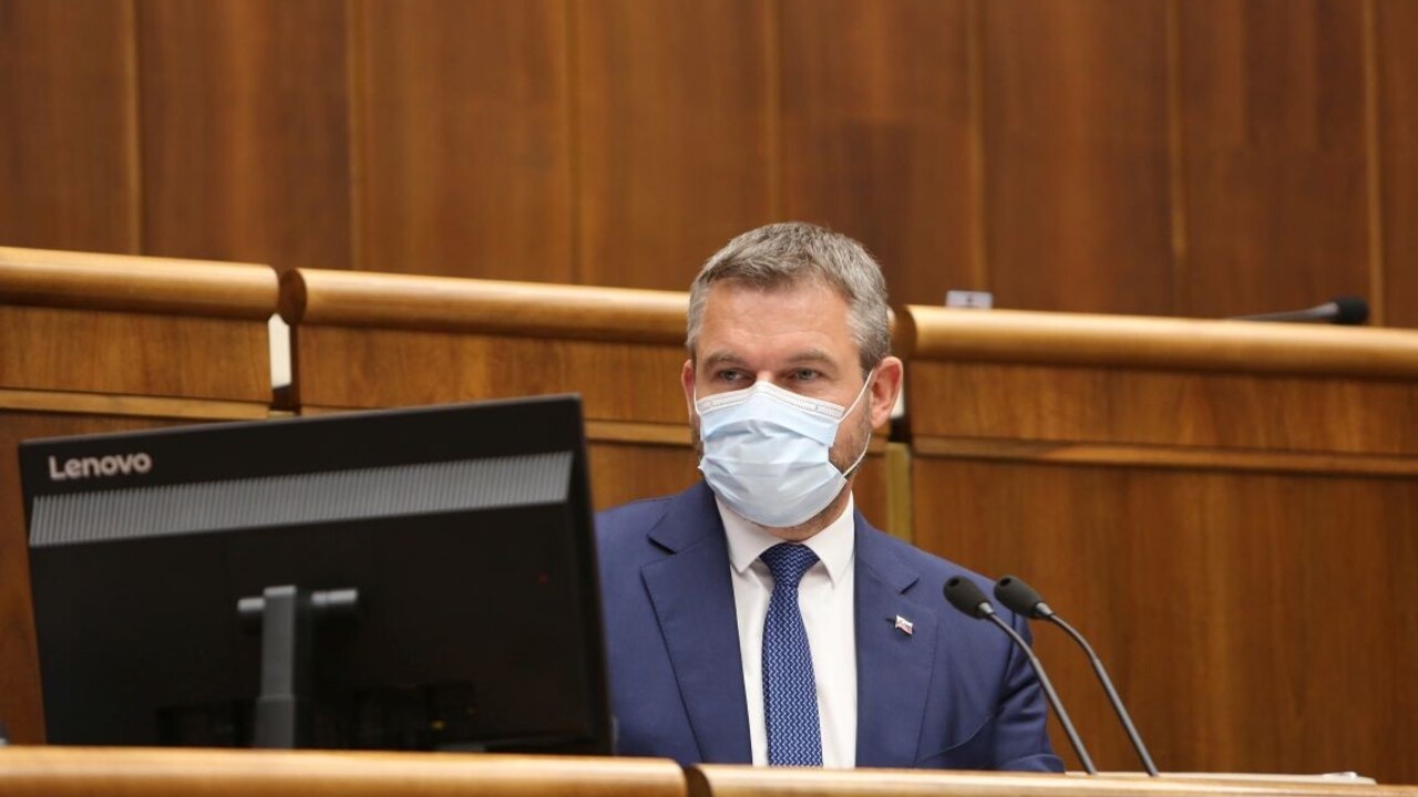 Pellegriniho podporili regionálni poslanci. Žiadajú zvolať snem