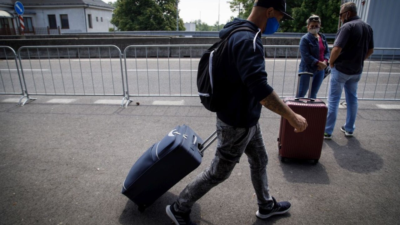 Do iných krajín teraz radšej necestujte, vyzýva ministerstvo