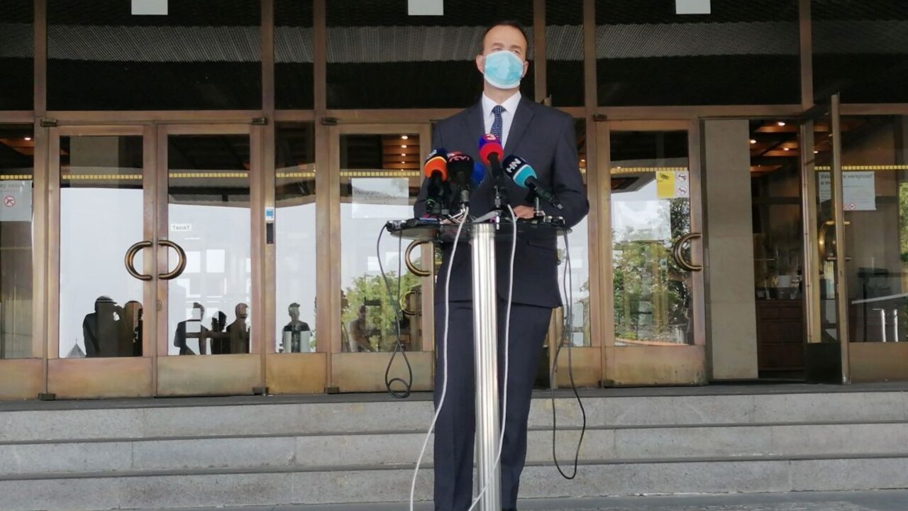 Do iného klubu nevstupuje. Odídenec zo Smeru chce spájať